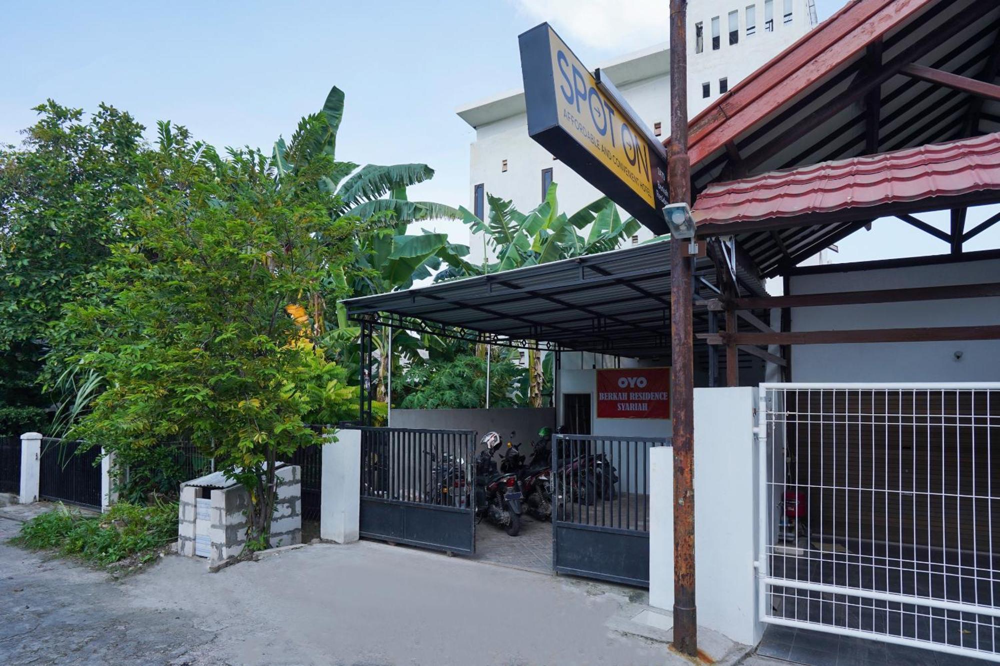 Spot On 2479 Berkah Residence Syariah Gresik Ngoại thất bức ảnh
